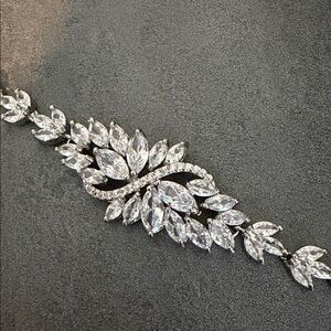 Elegant Silver Leaf Bracelet